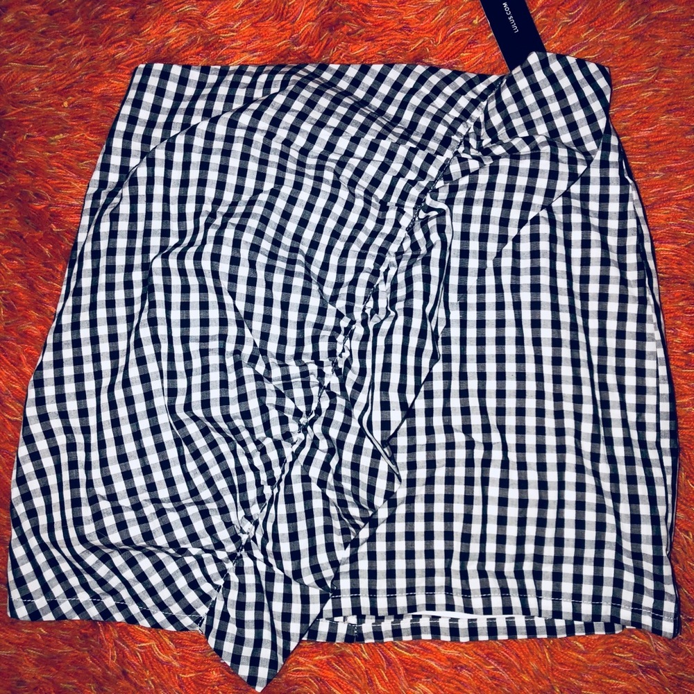 Lulus checkered skirt